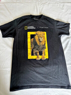 National Geographic Lion Further Graphic T-Shirt 100% Cotton Size Medium
